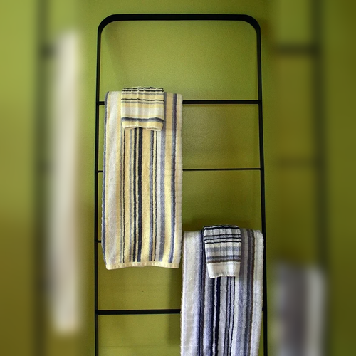 towel bars and racks