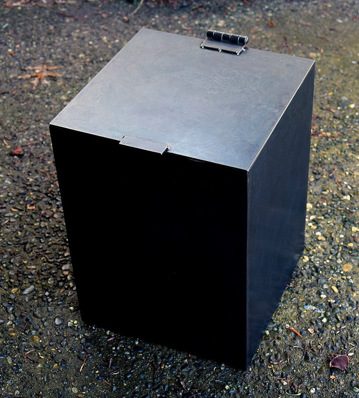 bathroom trash can, steel modern trash can, minimal and modern trash can