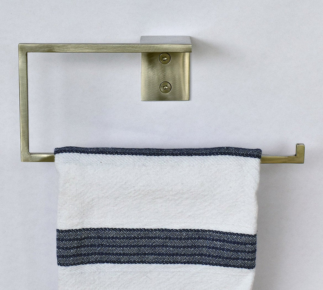 Towel Holder: Open Rectangular Form